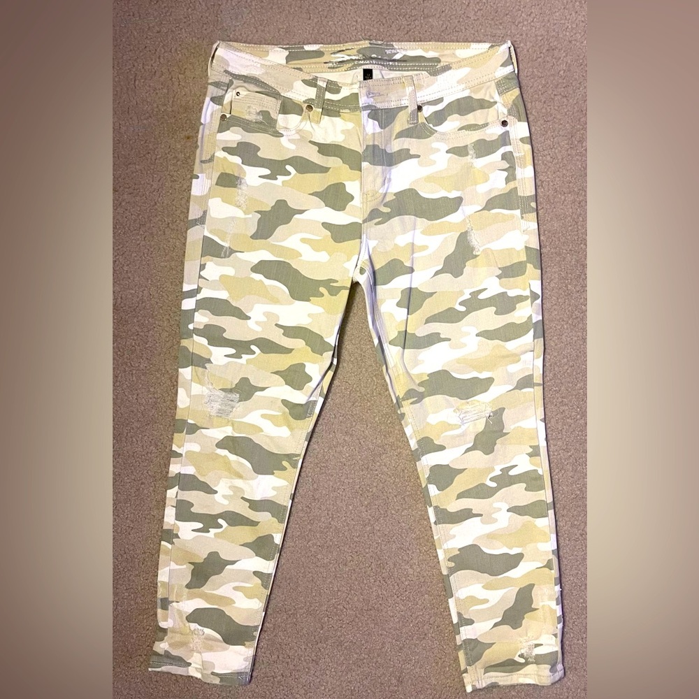 NEW/NEVER WORN 7Seven Jean